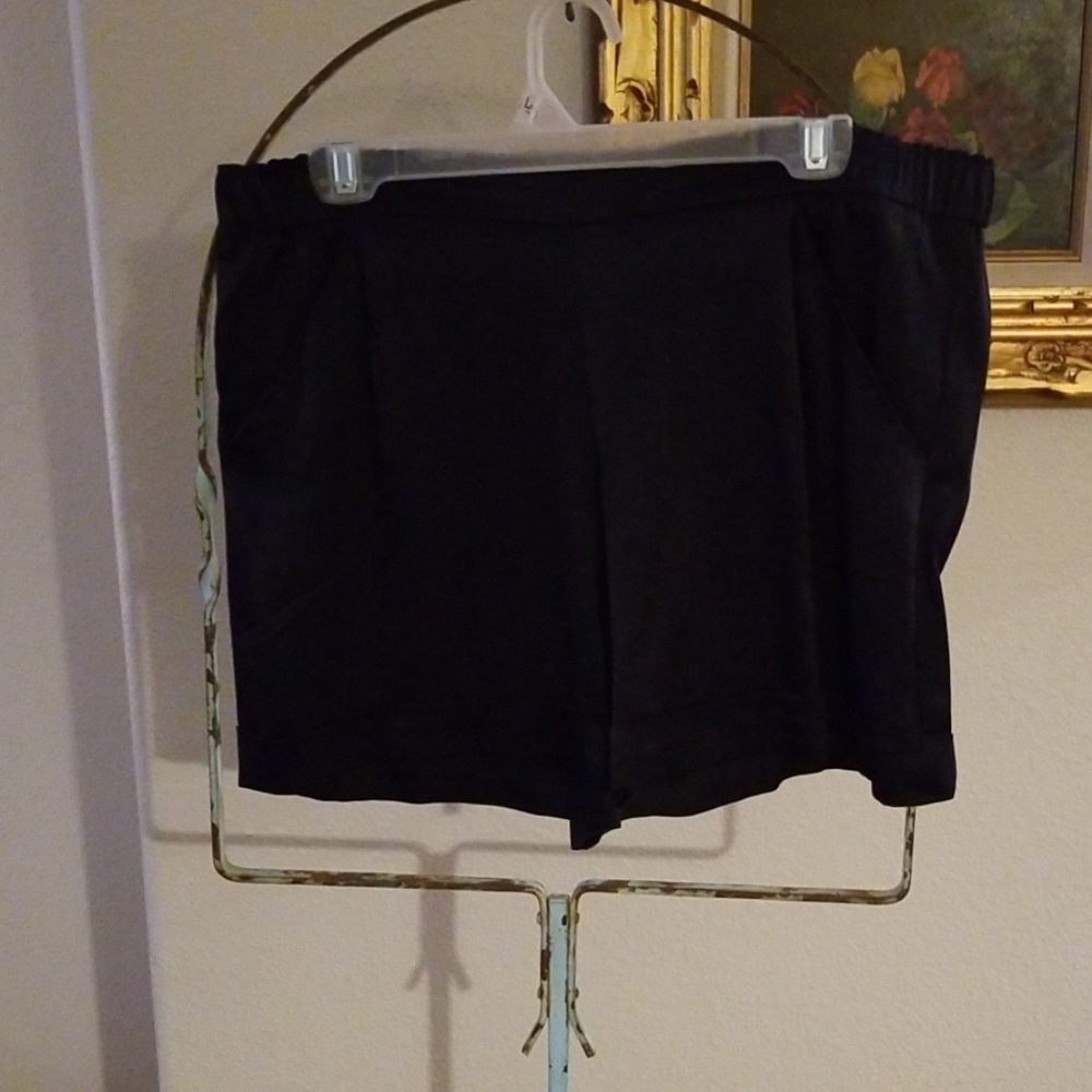 NWT LOFT pull on shorts